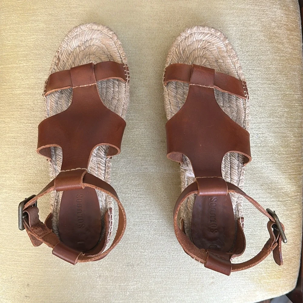 Soludos step out